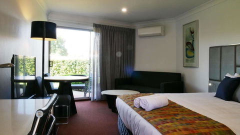 Country Capital Motel - Accommodation Daintree 2