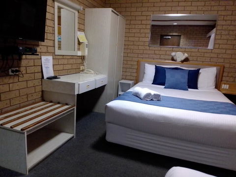 Country Home Motor Inn - Accommodation Daintree 3