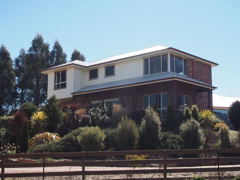 Country Meets Town - Accommodation Daintree 0