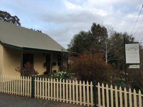 Country Pleasures Bed And Breakfast - Accommodation Daintree 0