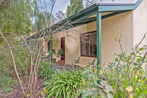 Country Pleasures Bed And Breakfast - Accommodation Daintree 1