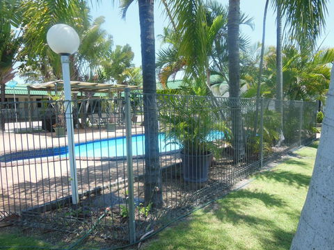 Country Road Motel - Accommodation Daintree 0