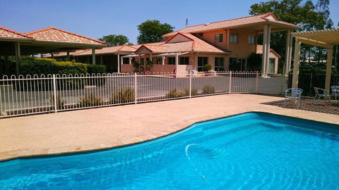 Country Roads Motor Inn - Accommodation Daintree 0