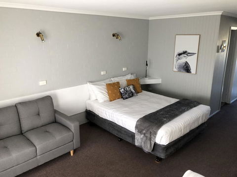 Country Roads Motor Inn - Accommodation Daintree 0