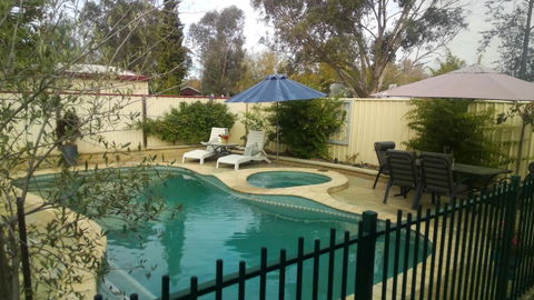 Courtsidecottage Bed And Breakfast - Accommodation Daintree 1