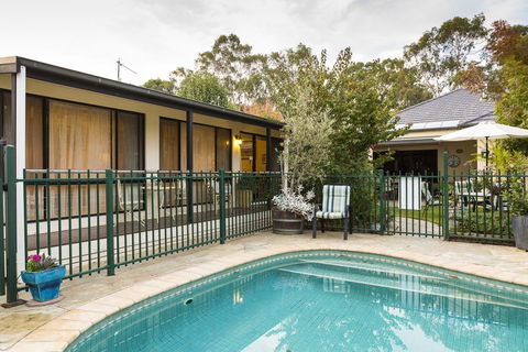 Courtsidecottage Bed And Breakfast - Accommodation Daintree 0