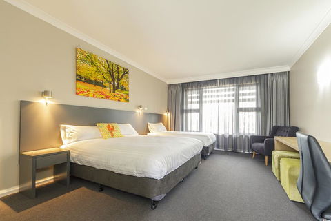 Cowra Services Club Motel - Accommodation Daintree 2