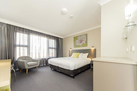 Cowra Services Club Motel - Accommodation Daintree 0