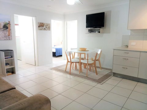 Cranbourne Court Unit 7 - Accommodation Daintree 1