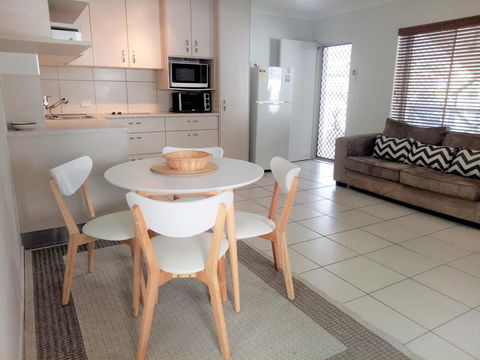 Cranbourne Court Unit 7 - Accommodation Daintree 2