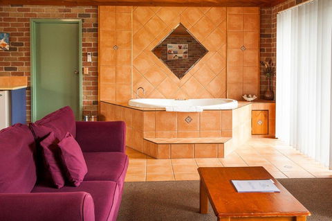 Crescent Head Resort & Conference Centre - Accommodation Daintree 2
