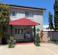 Crest Motor Inn - Accommodation Daintree