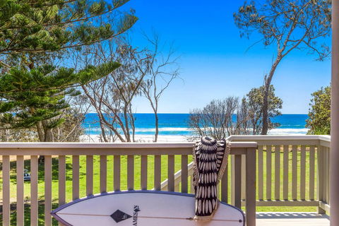 Cypress Beachfront - Accommodation Daintree 0