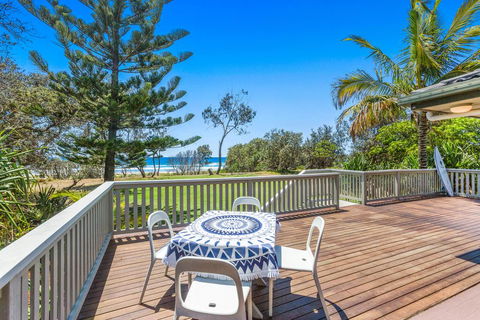 Cypress Beachfront - Accommodation Daintree 1