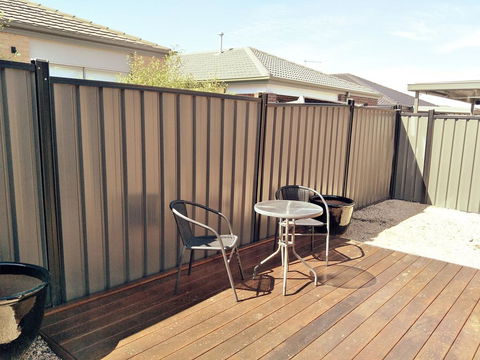 Daisy Villa - Close To Mel Airport & Hume Highway -Comfort - Accommodation Daintree 2