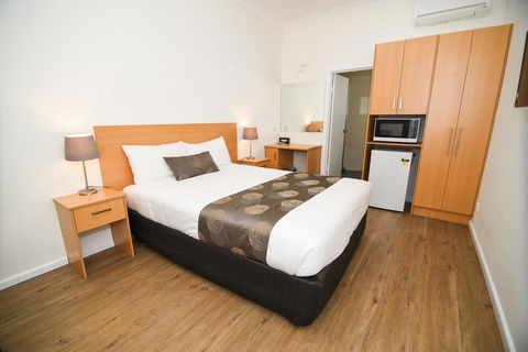 Dandenong Motel - Accommodation Daintree 0