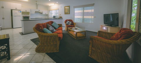 Darwin House - Accommodation Daintree 2