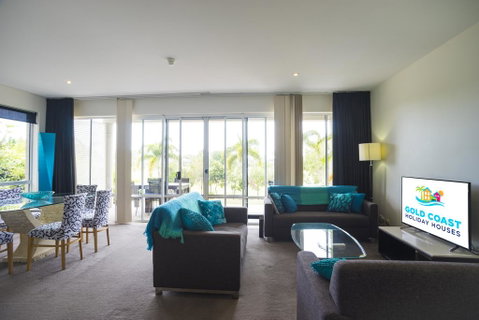 Daybreak On The Greens - Accommodation Daintree 3