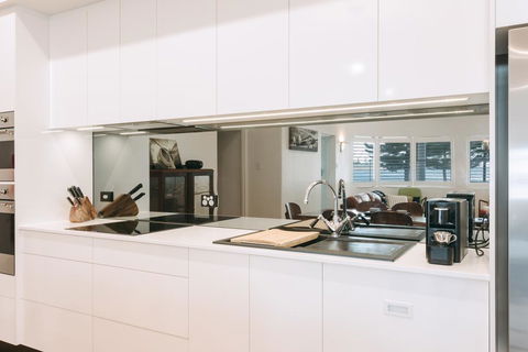 Deco Beach Luxury Apartments - Accommodation Daintree 2