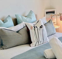 Deluxe and Brand New Lakeside Apartment - Accommodation Daintree