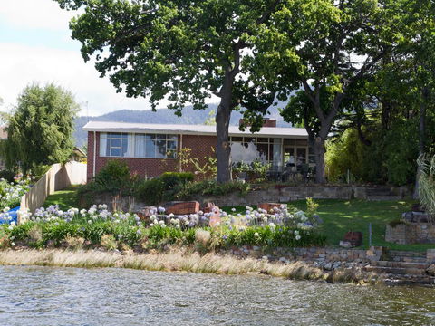 Derwent Hideaway - Accommodation Daintree 0