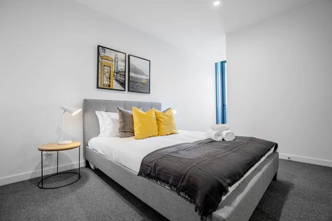 Designer 2 Bdrms APT@Parkville Free Carpark+wifi - Accommodation Daintree 3