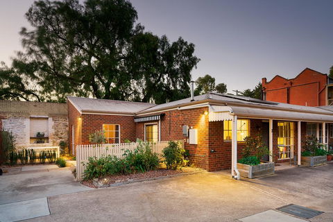 Designer Town Villa - Accommodation Daintree 2