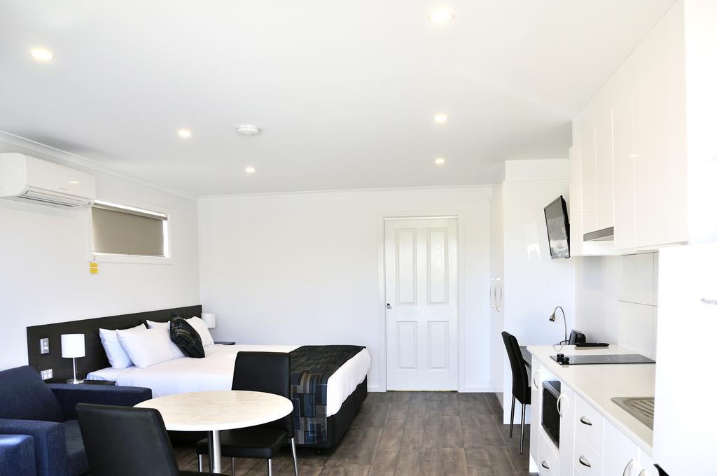 Braybrook VIC Accommodation Daintree