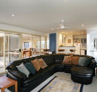 Dolphin 3 Bedroom House by Shoalwater Executive Homes - Accommodation Daintree