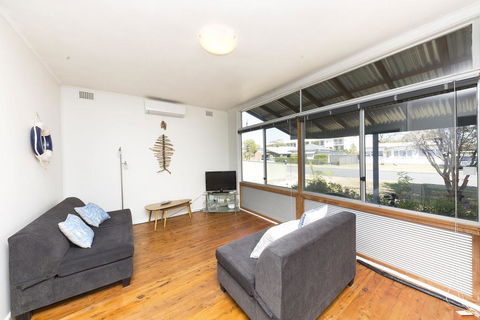 DOUGLAS COTTAGE FORSTER - Accommodation Daintree 1