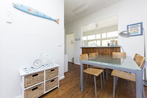 DOUGLAS COTTAGE FORSTER - Accommodation Daintree 3