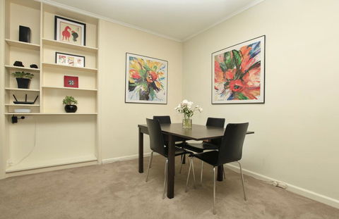 Downstairs In Hawthorn - Accommodation Daintree 1