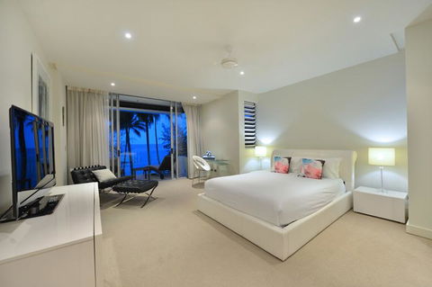 Drift Beachfront Condos - Accommodation Daintree 2