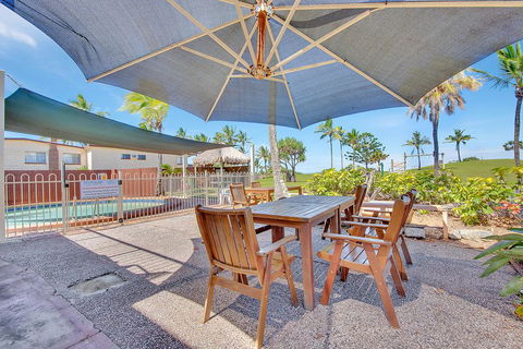 Driftwood On The Beach - Accommodation Daintree 3
