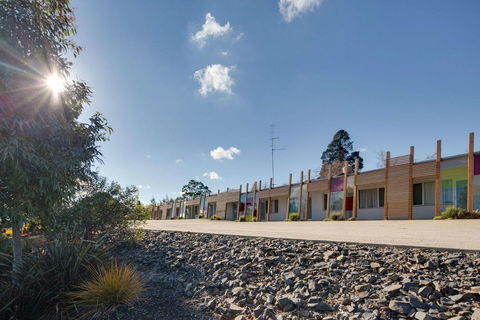 Drouin Motel - Accommodation Daintree 0