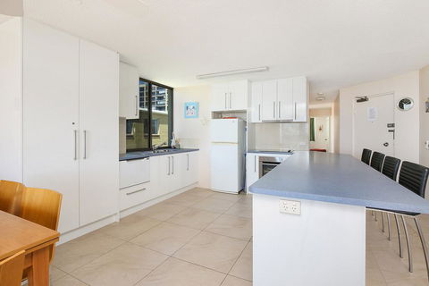 Eastbourne U6, 80 Esplanade. Golden Beach - Accommodation Daintree 1