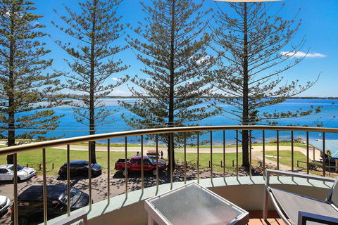 Eastbourne U6, 80 Esplanade. Golden Beach - Accommodation Daintree 3