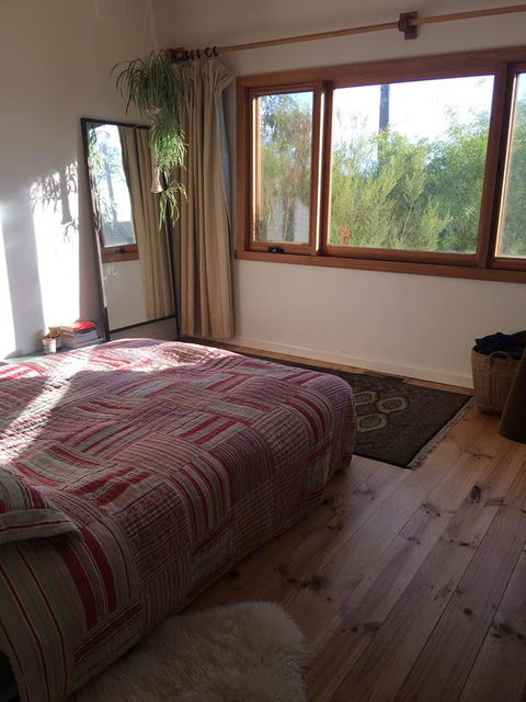 Eco-renovated Light-filled House On A Hill - Accommodation Daintree 3