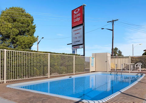 Econo Lodge Alabaster - Cowra - Accommodation Daintree 3