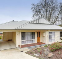 Edwards Rose - Accommodation Daintree