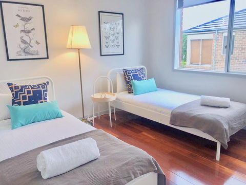 Elegant Glen House 4B5B ParkFront - Accommodation Daintree 2