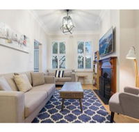 Elegant Renovated Terrace Close To City - Accommodation Daintree