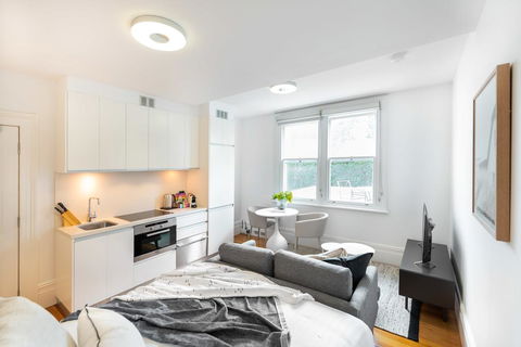 Elegantly Styled Studio In Stunning Glebe Estate - Accommodation Daintree 0