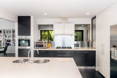 Elevated Beachside Sanctuary - Accommodation Daintree 2