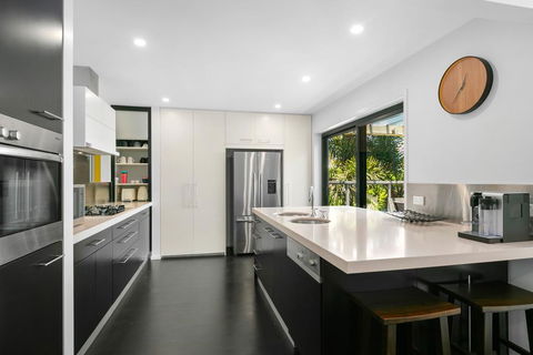 Elevated Beachside Sanctuary - Accommodation Daintree 3