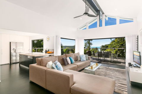 Elevated Beachside Sanctuary - Accommodation Daintree 0