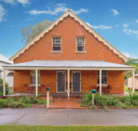 Eliza 1875 Red Brick Duplex Townhouse - Accommodation Daintree