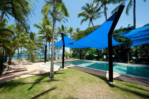 Ellis Beach Oceanfront Bungalows - Accommodation Daintree 0
