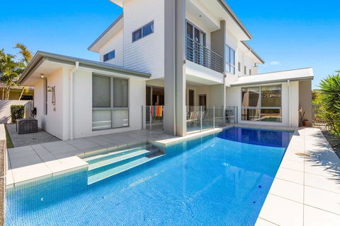 Elliston @ Corporate Boardies. - Accommodation Daintree 0