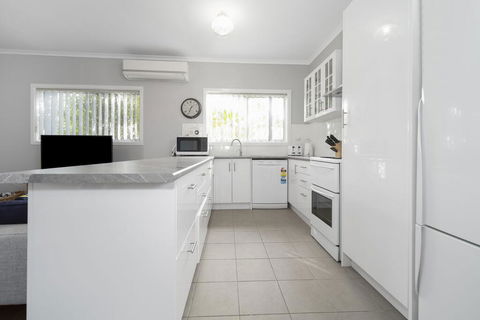Eloora House, Blue Bay - Accommodation Daintree 2